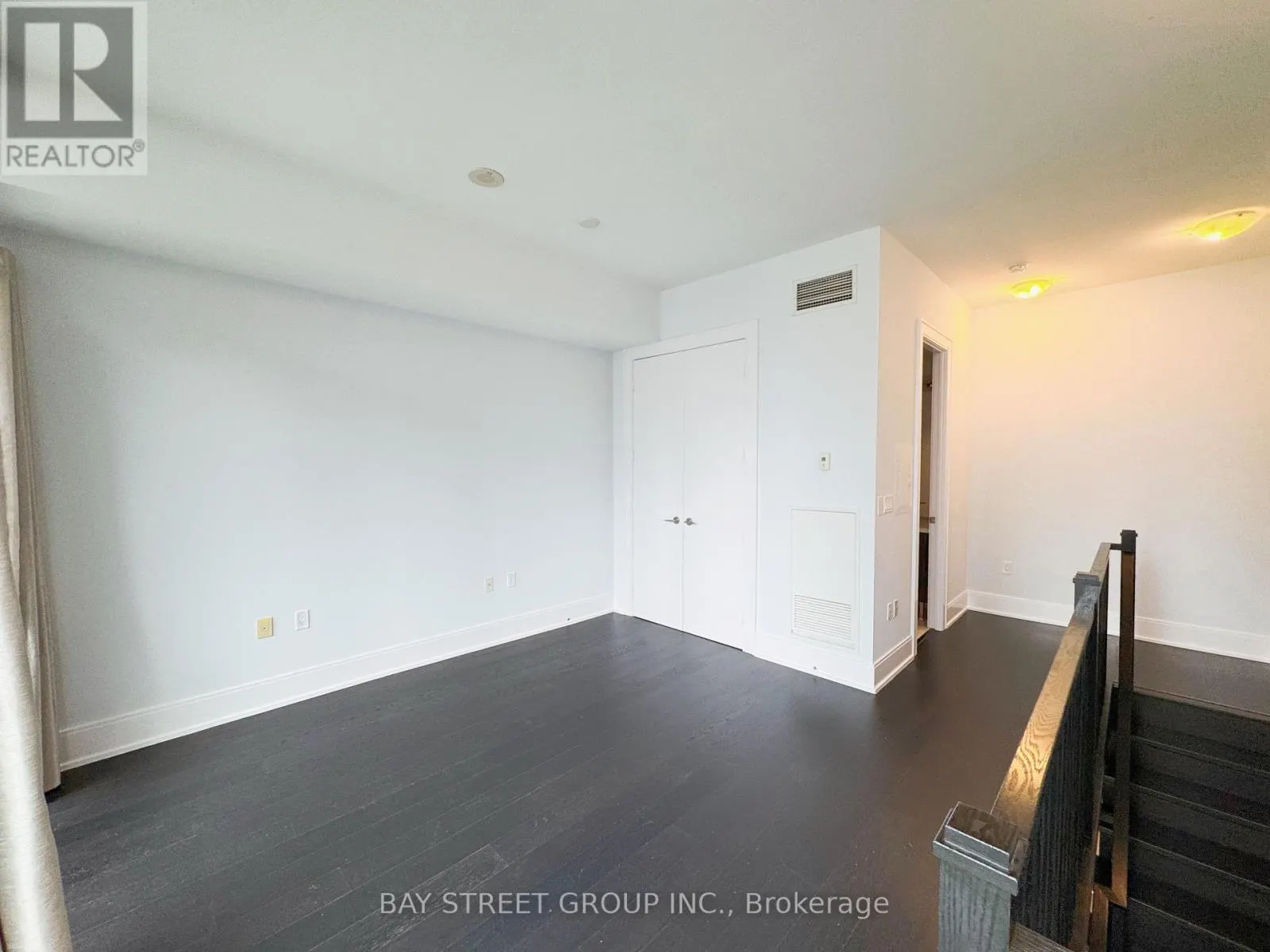 341 - 39 QUEENS QUAY E
