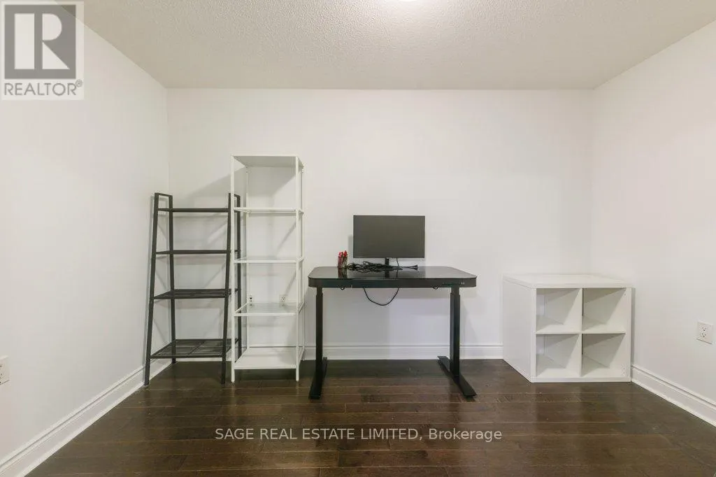 307 - 12 REAN DRIVE