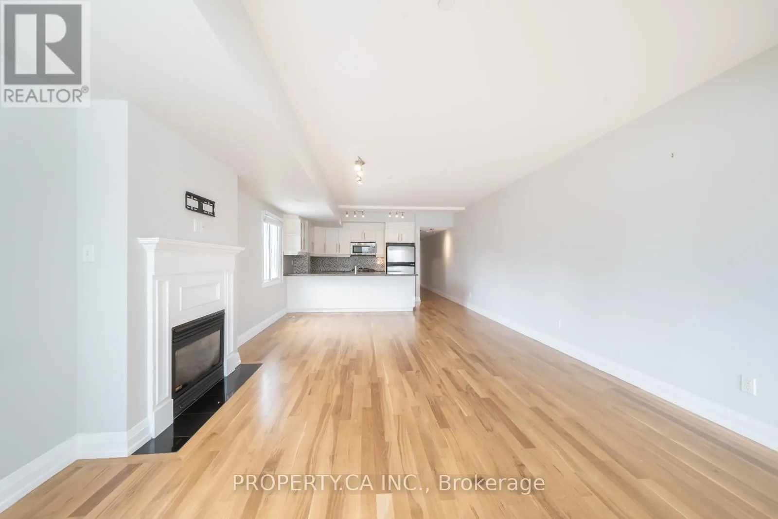 2 - 473 DUPONT STREET