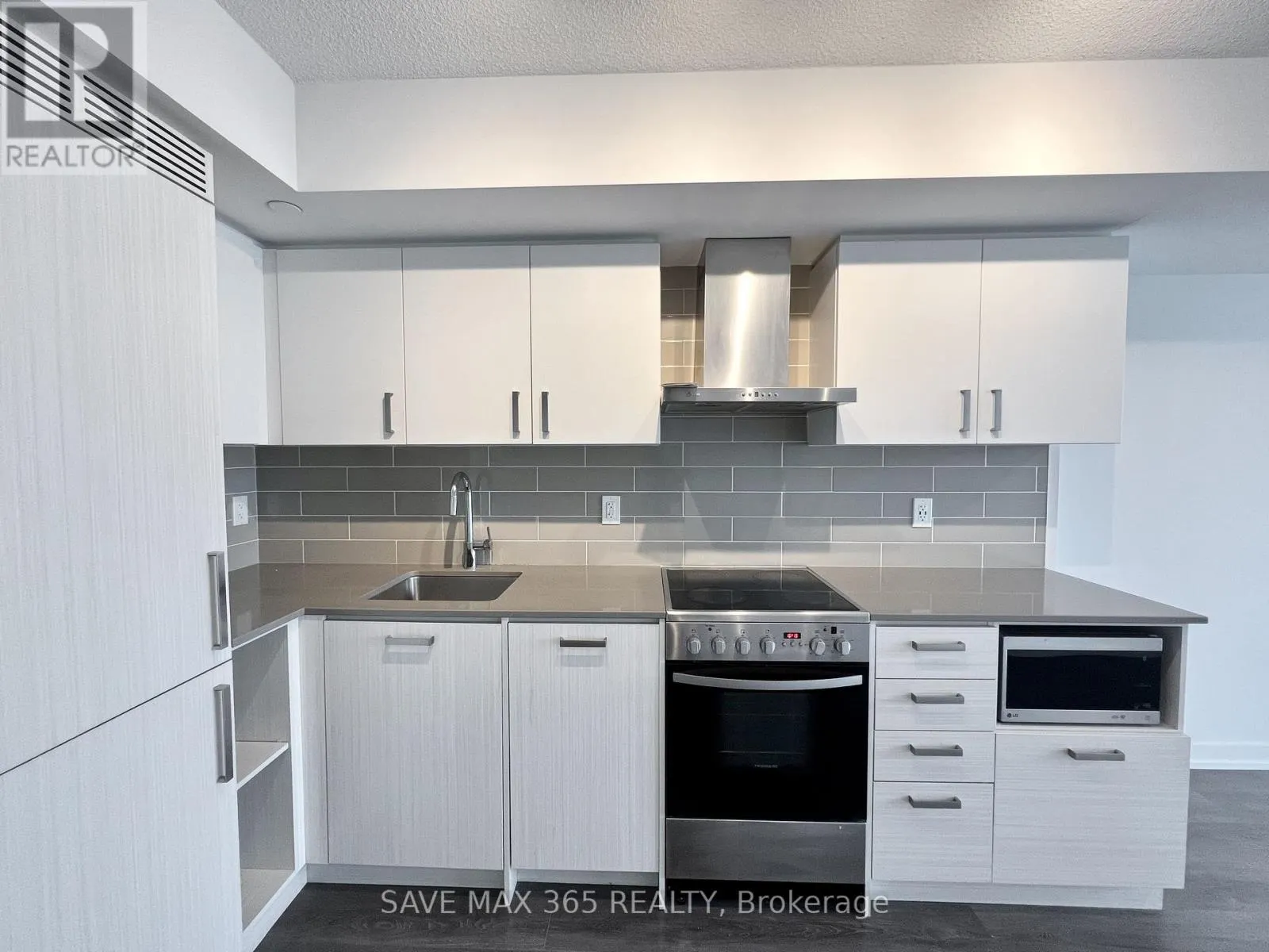 1101 - 125 REDPATH AVENUE