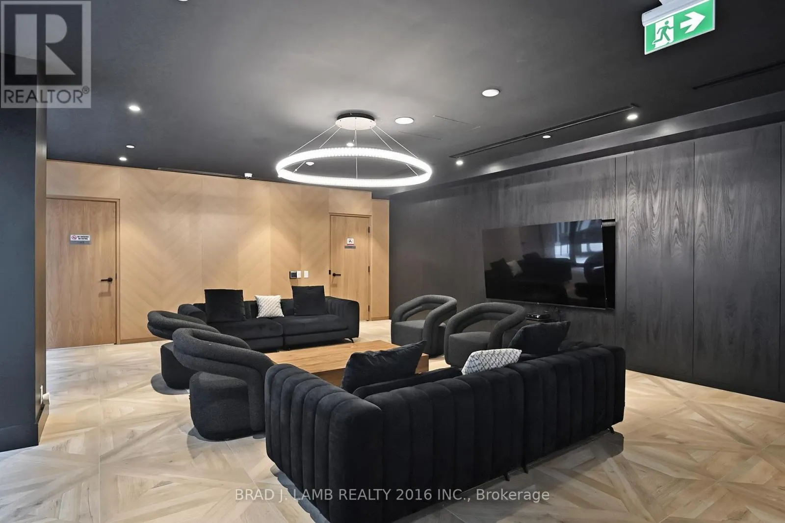 1011 - 195 MCCAUL STREET