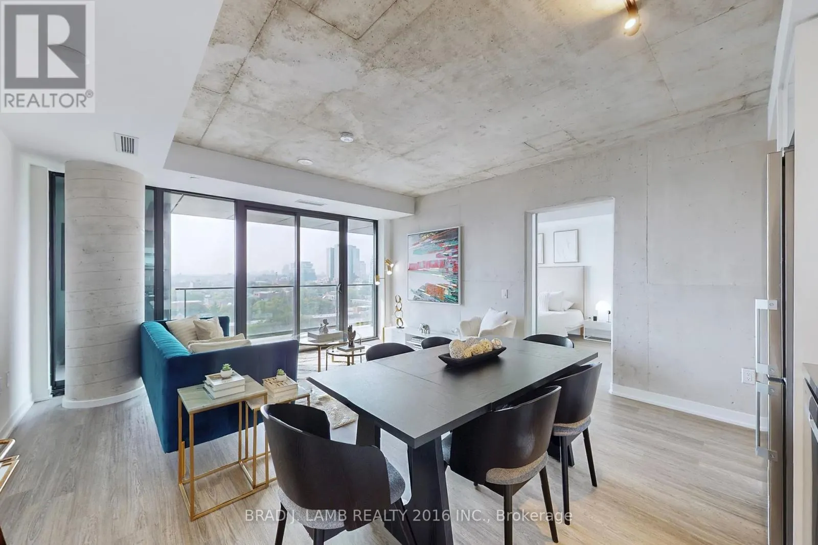 1011 - 195 MCCAUL STREET
