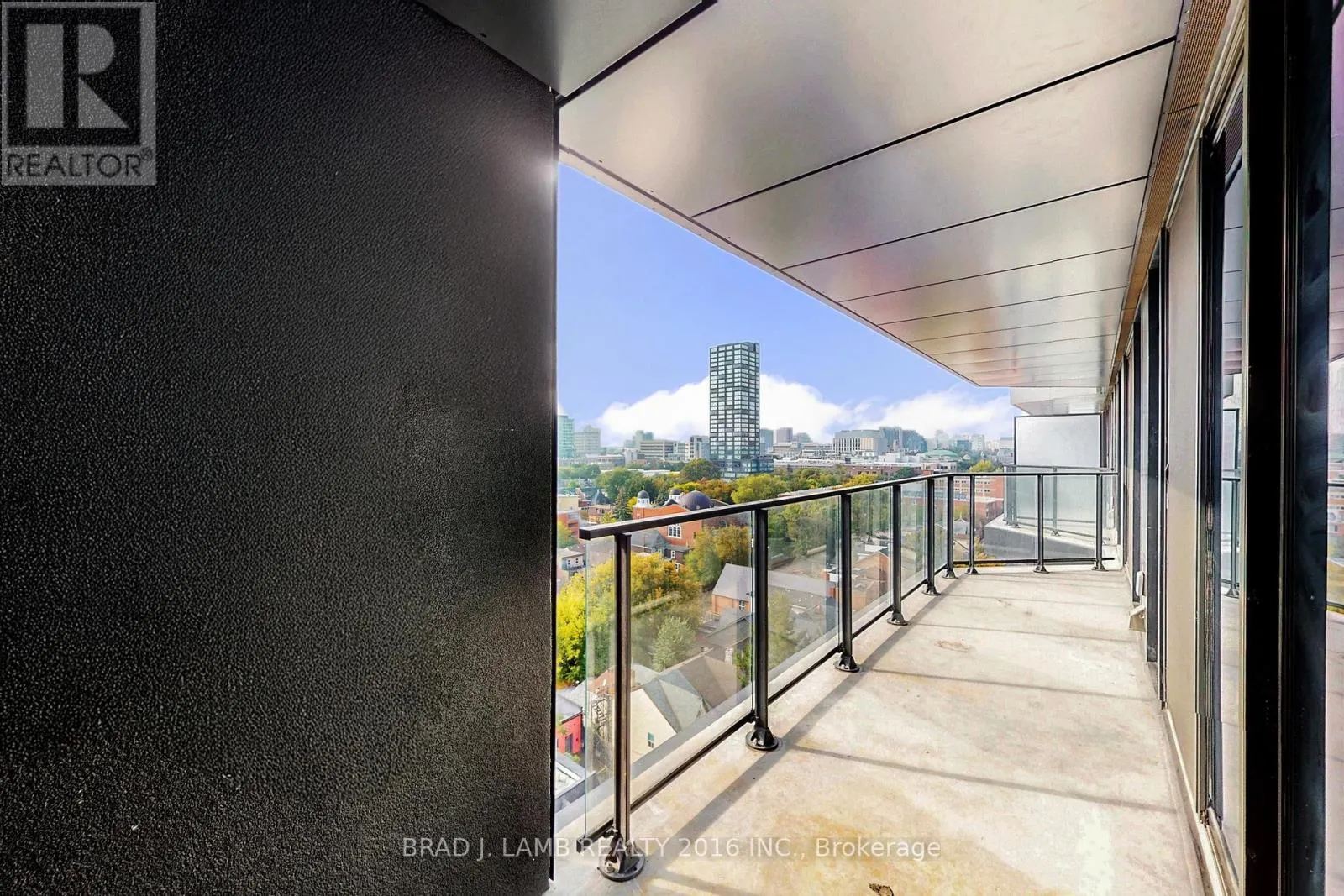 1011 - 195 MCCAUL STREET