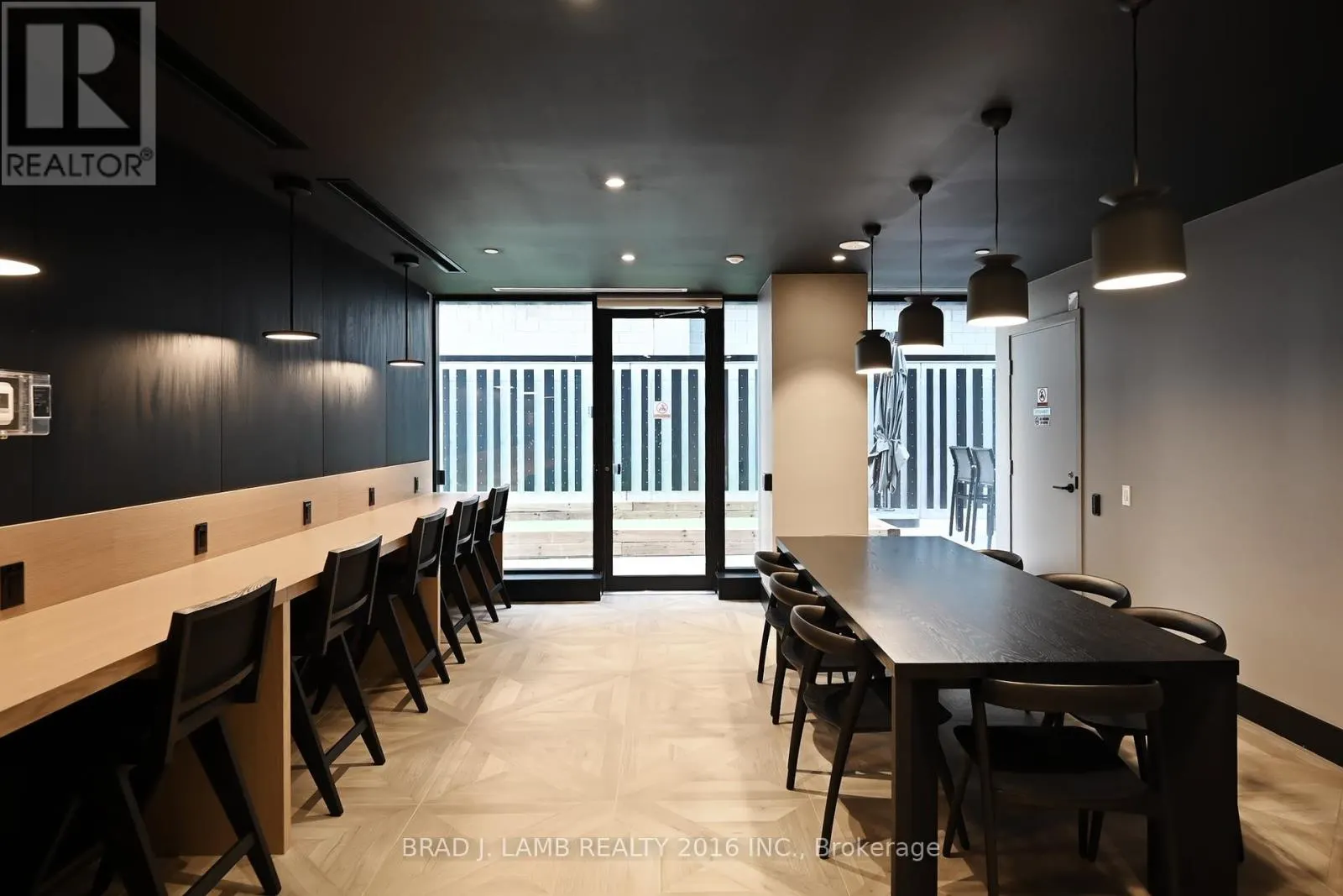 1011 - 195 MCCAUL STREET