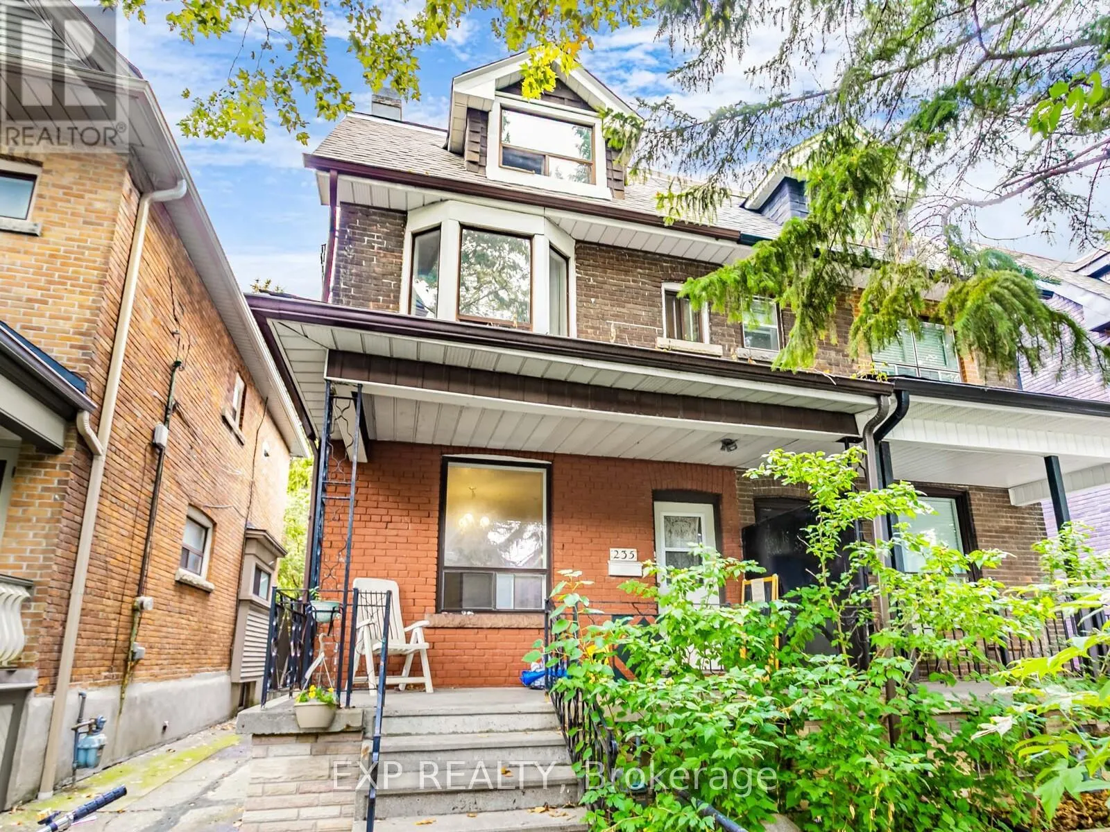 235 GRACE STREET