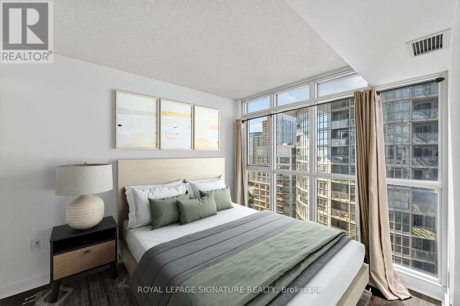 2811 - 15 ICEBOAT TERRACE