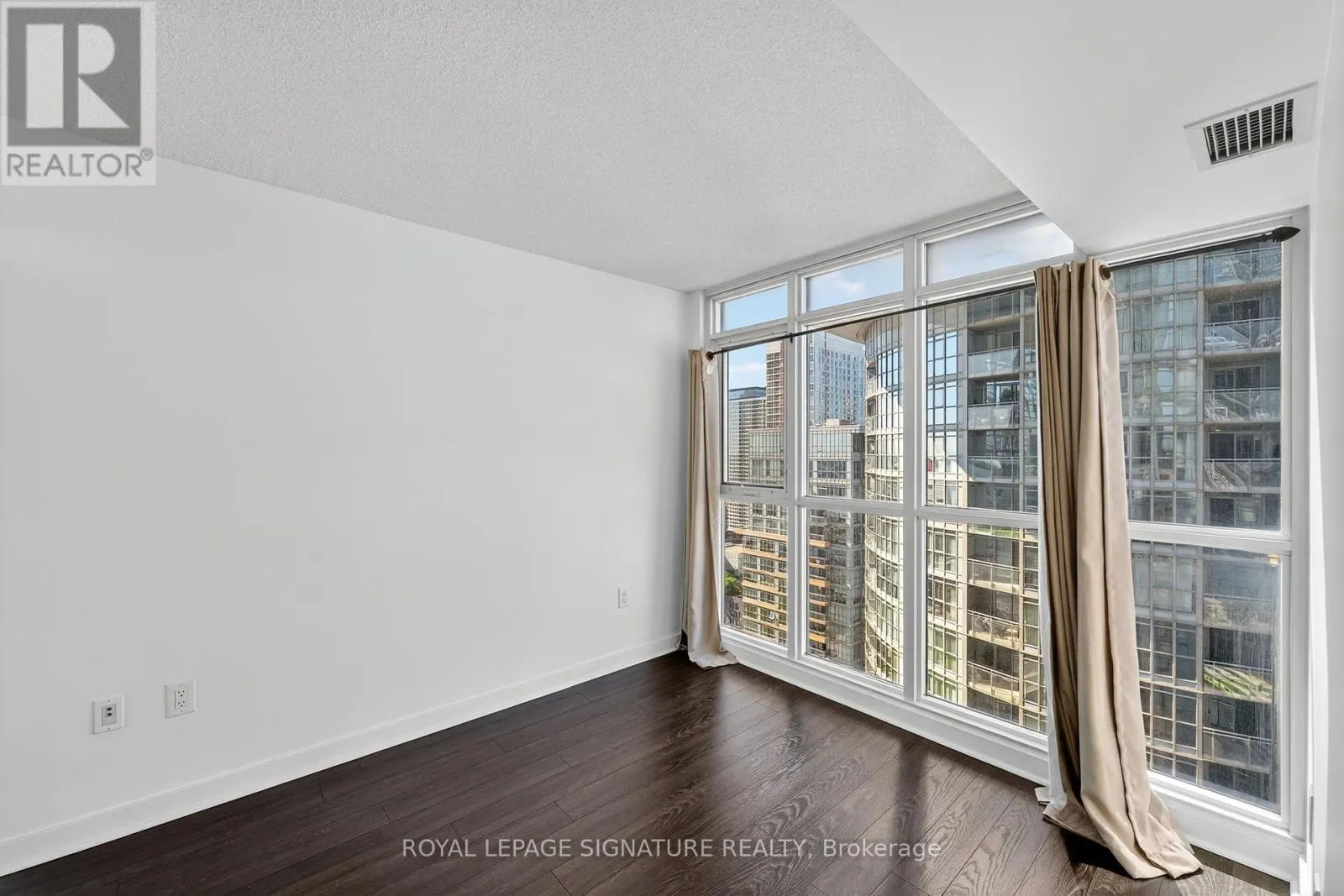 2811 - 15 ICEBOAT TERRACE