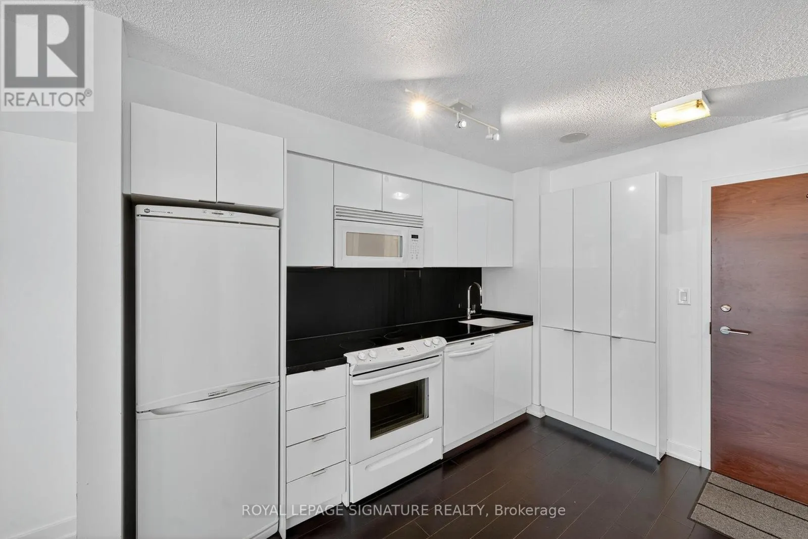 2811 - 15 ICEBOAT TERRACE
