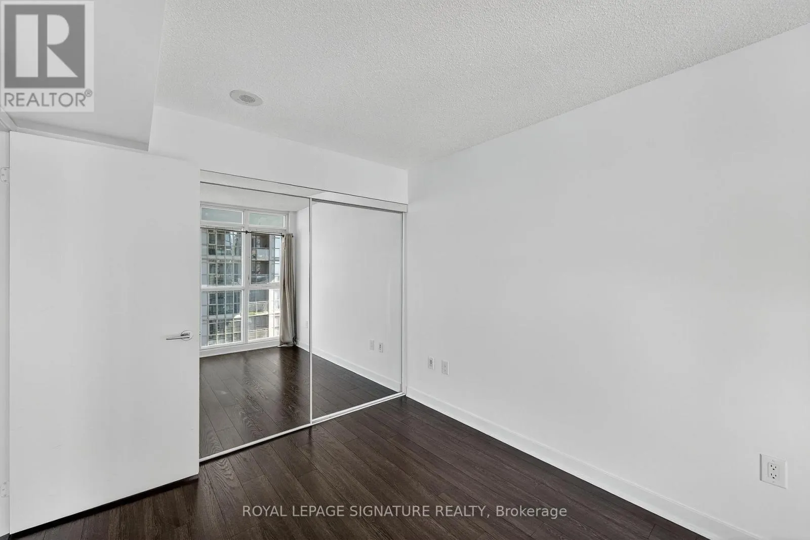 2811 - 15 ICEBOAT TERRACE