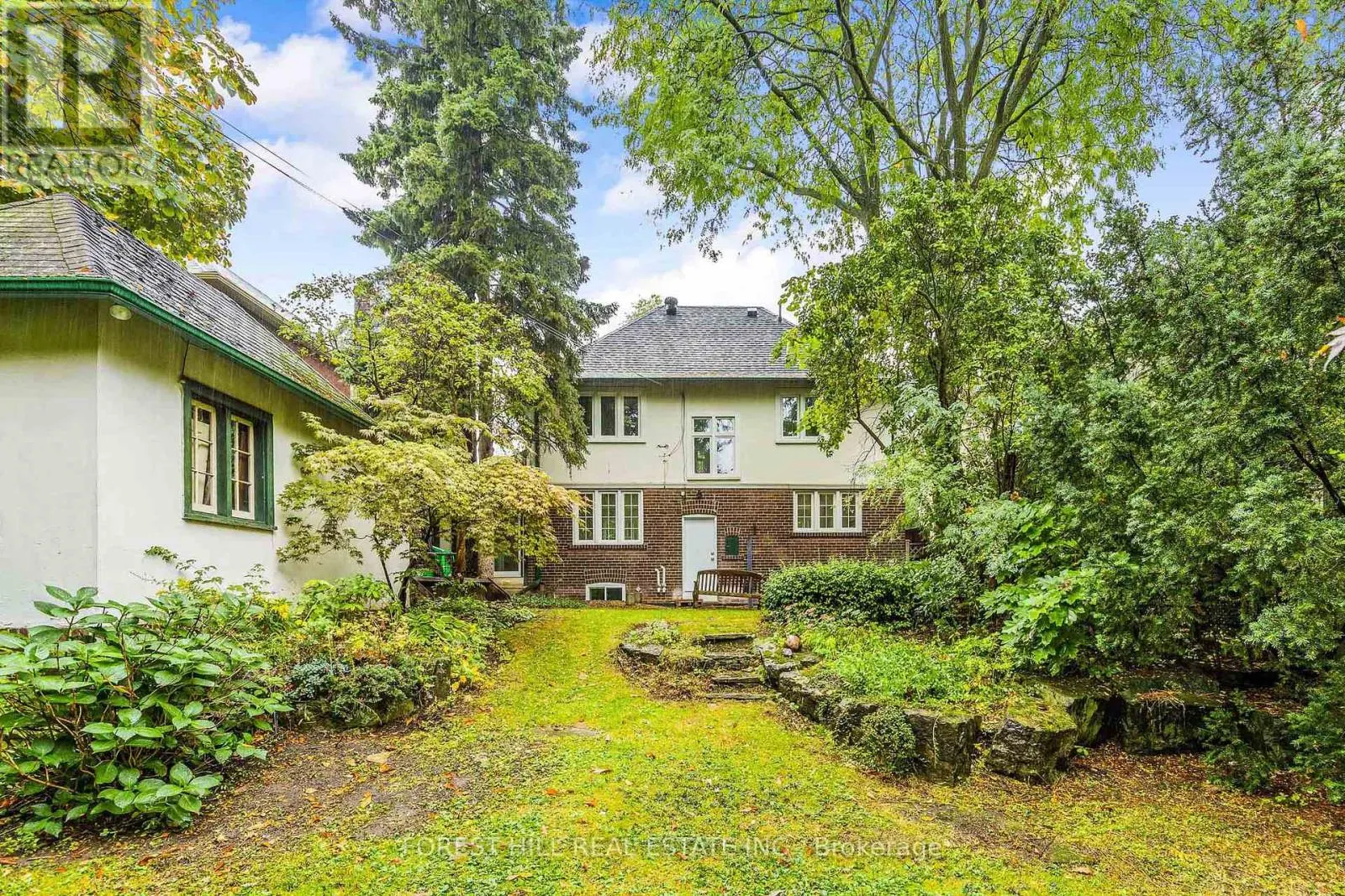 LOWER - 116 MANOR ROAD E