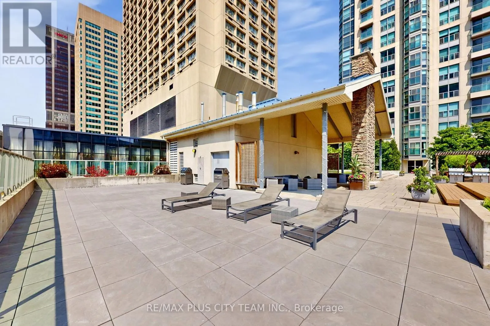 2515 - 8 PARK ROAD