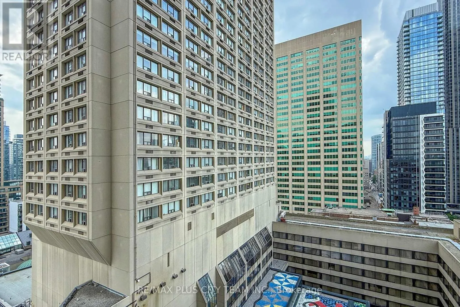 2515 - 8 PARK ROAD