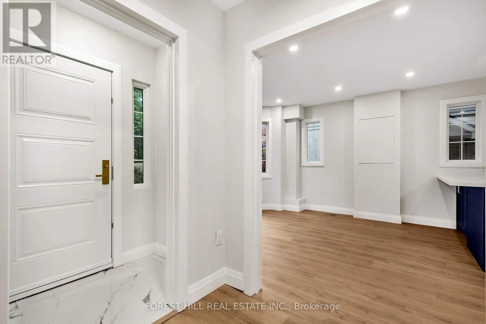 UPPER - 116 MANOR ROAD E