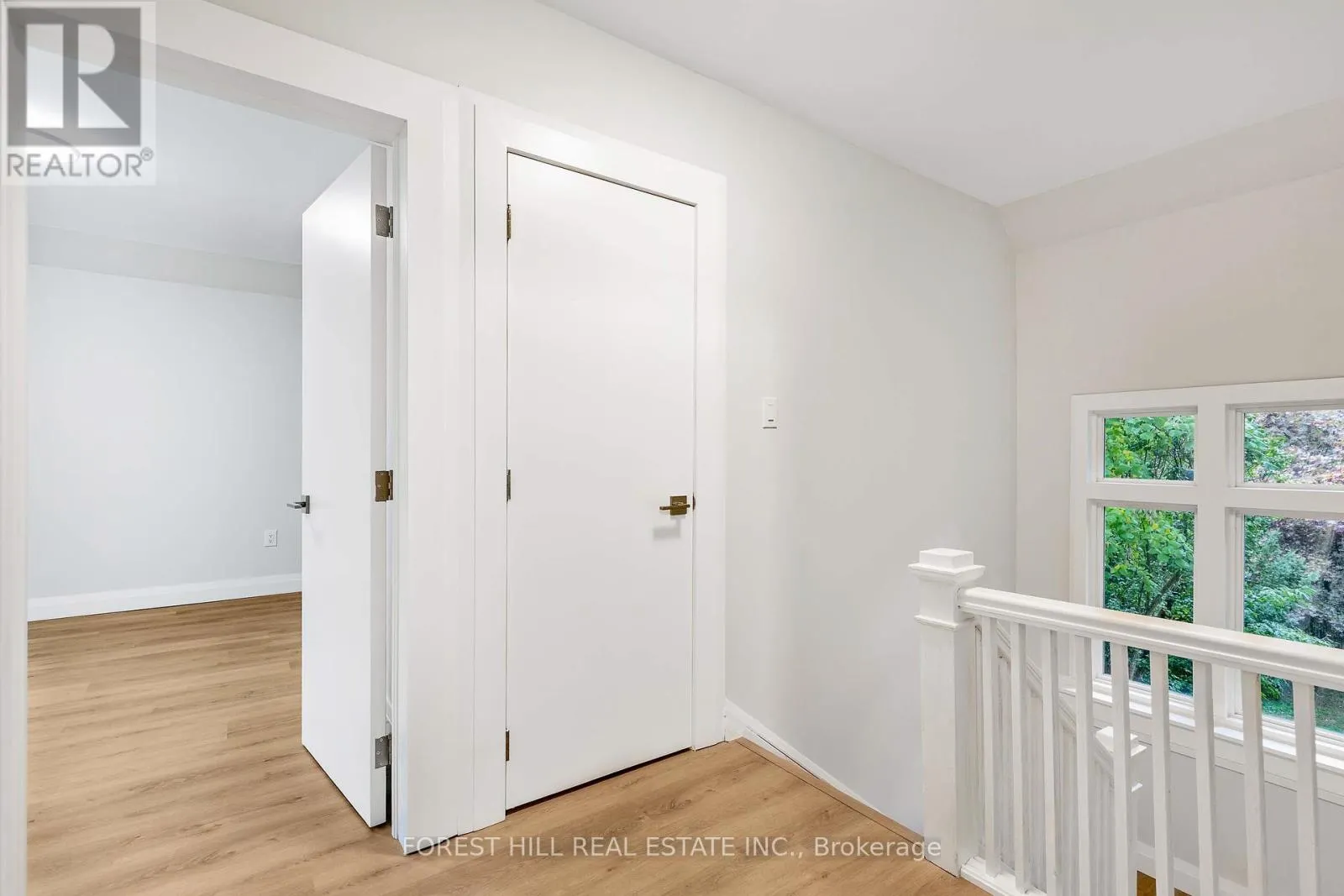 UPPER - 116 MANOR ROAD E