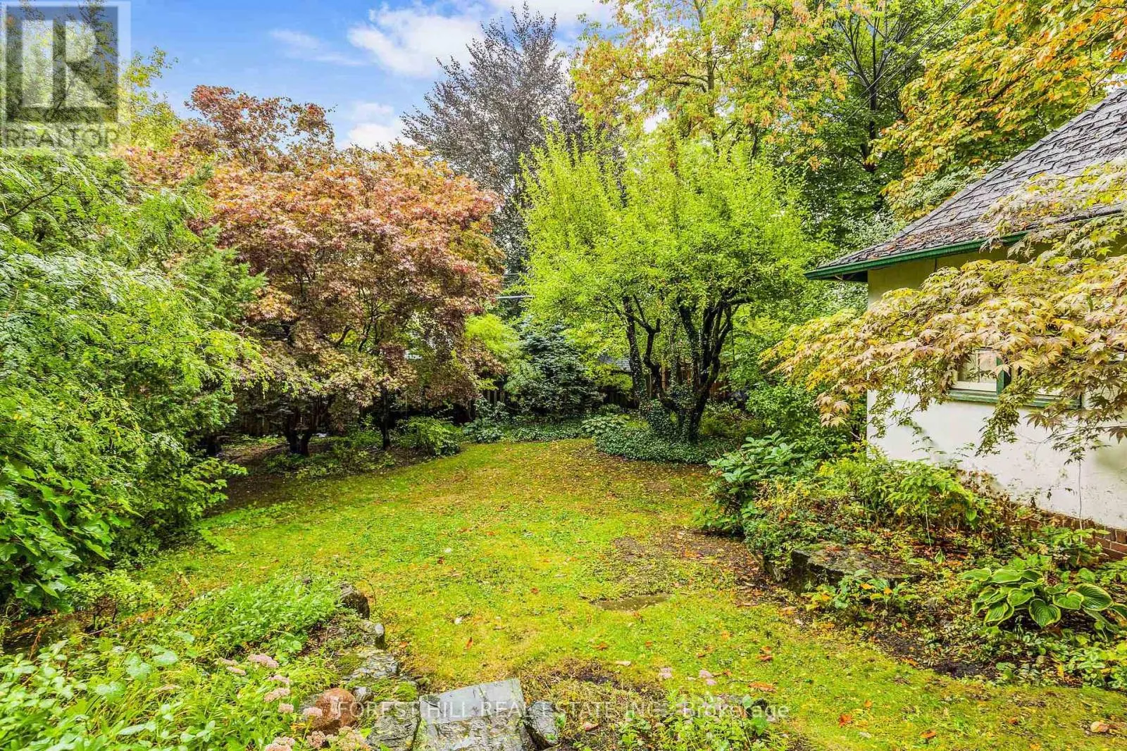 UPPER - 116 MANOR ROAD E