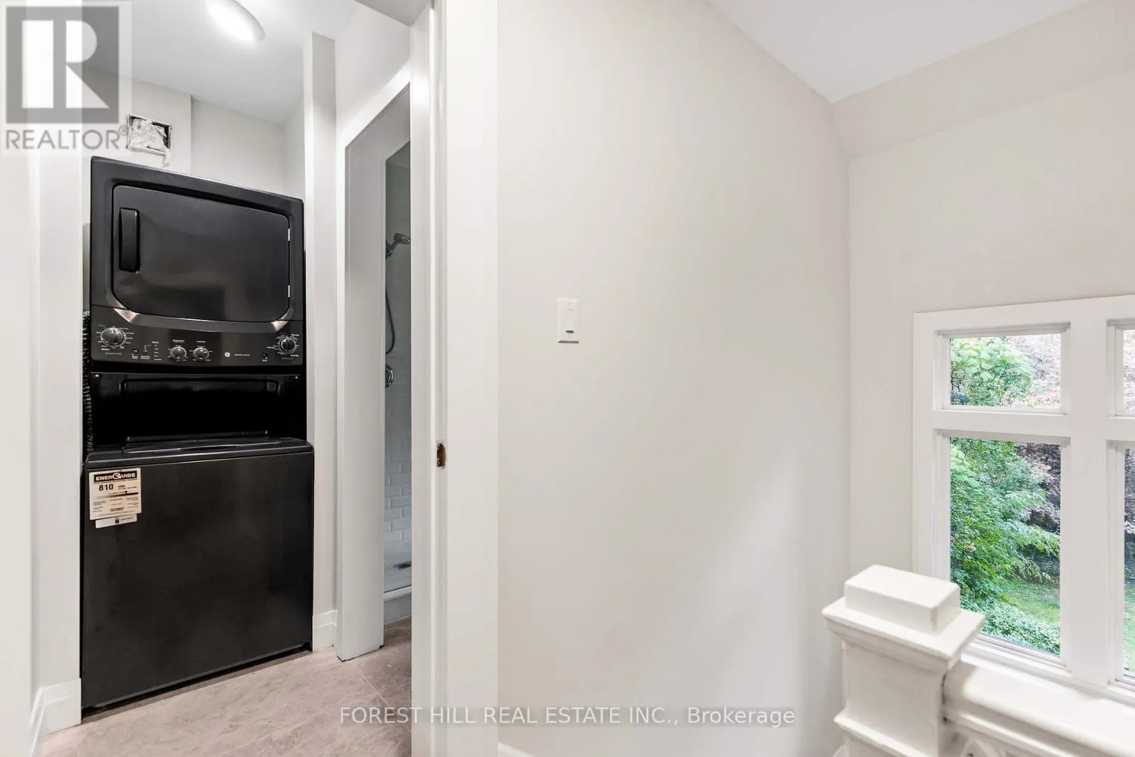 UPPER - 116 MANOR ROAD E