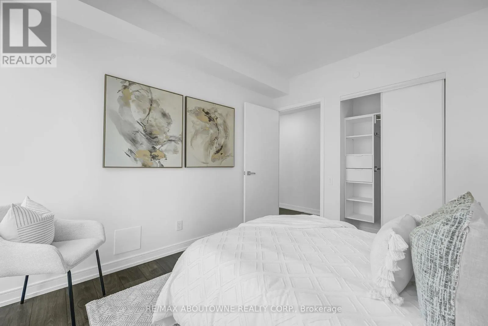 1802 - 3 GLOUCESTER STREET