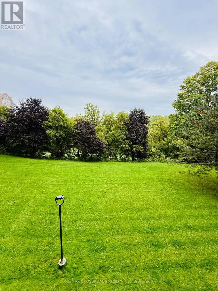 202 - 20 EDGECLIFF GOLFWAY