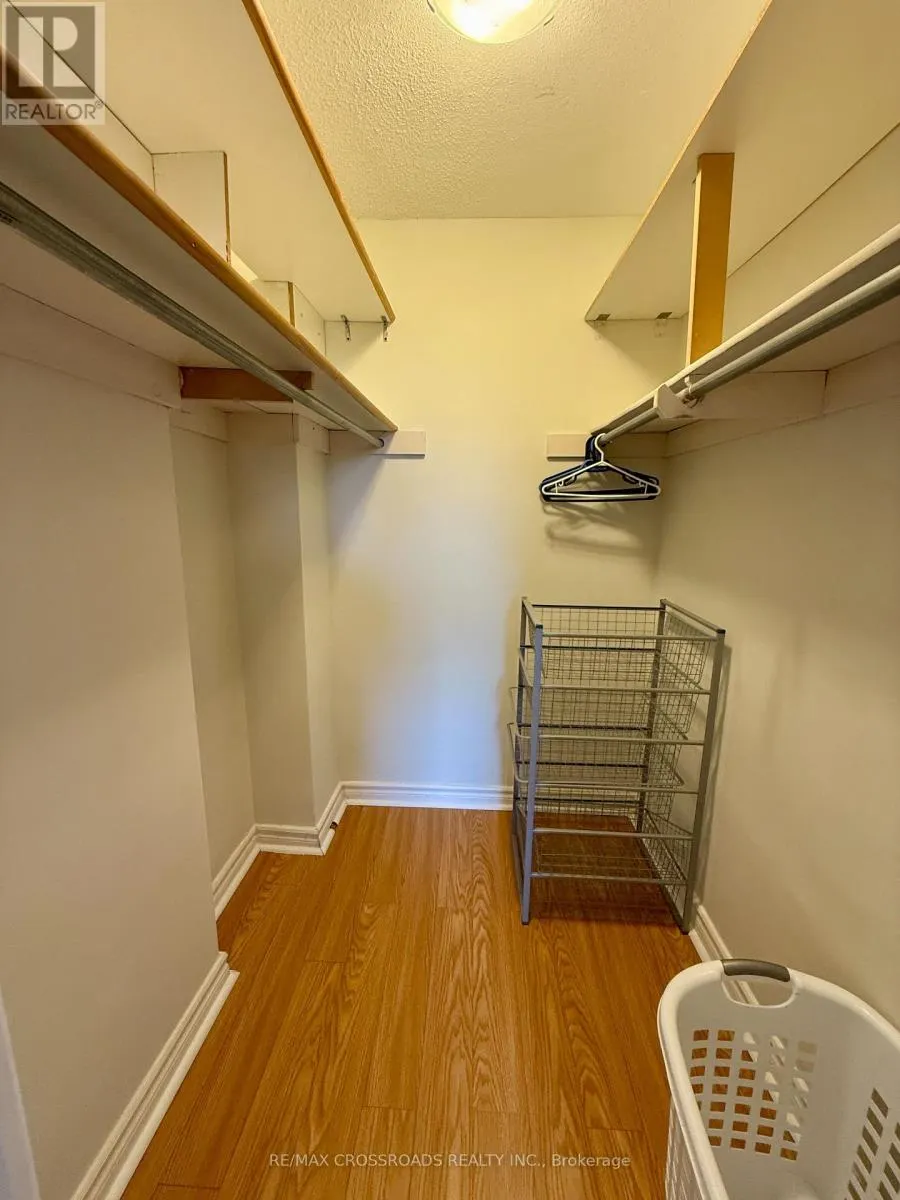 202 - 20 EDGECLIFF GOLFWAY