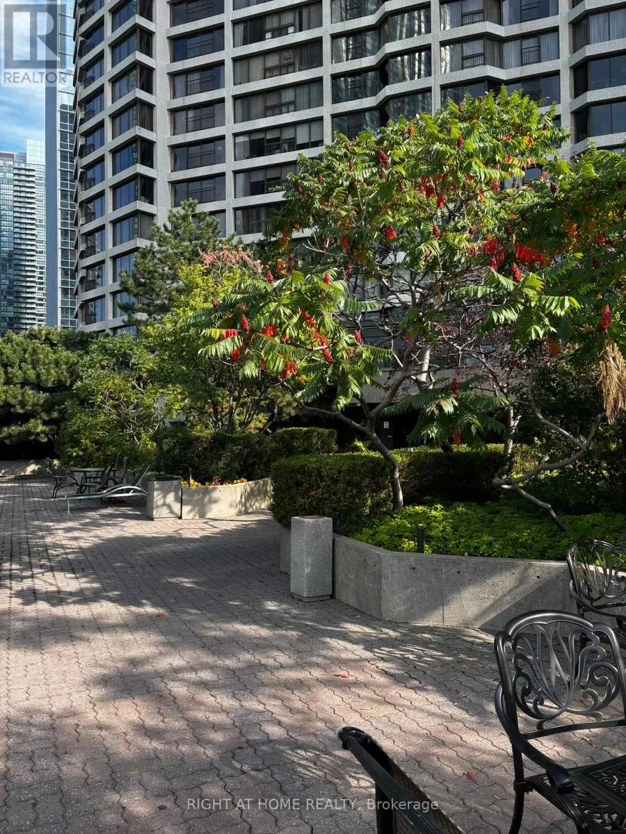 3007 - 65 HARBOUR SQUARE