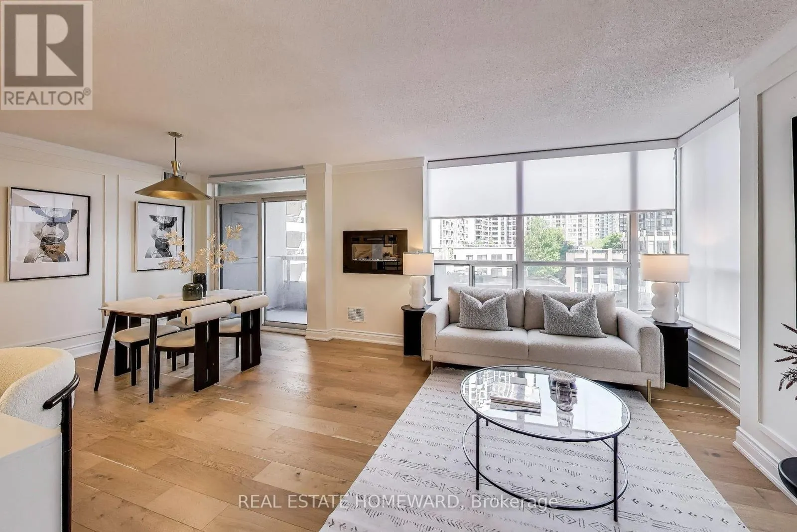 411 - 5 NORTHTOWN WAY