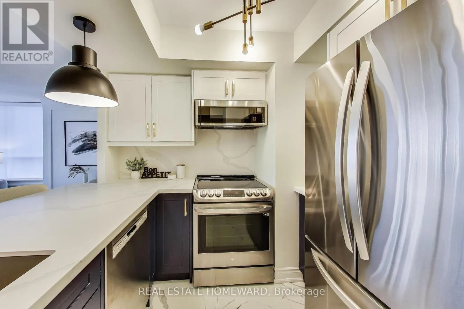 411 - 5 NORTHTOWN WAY