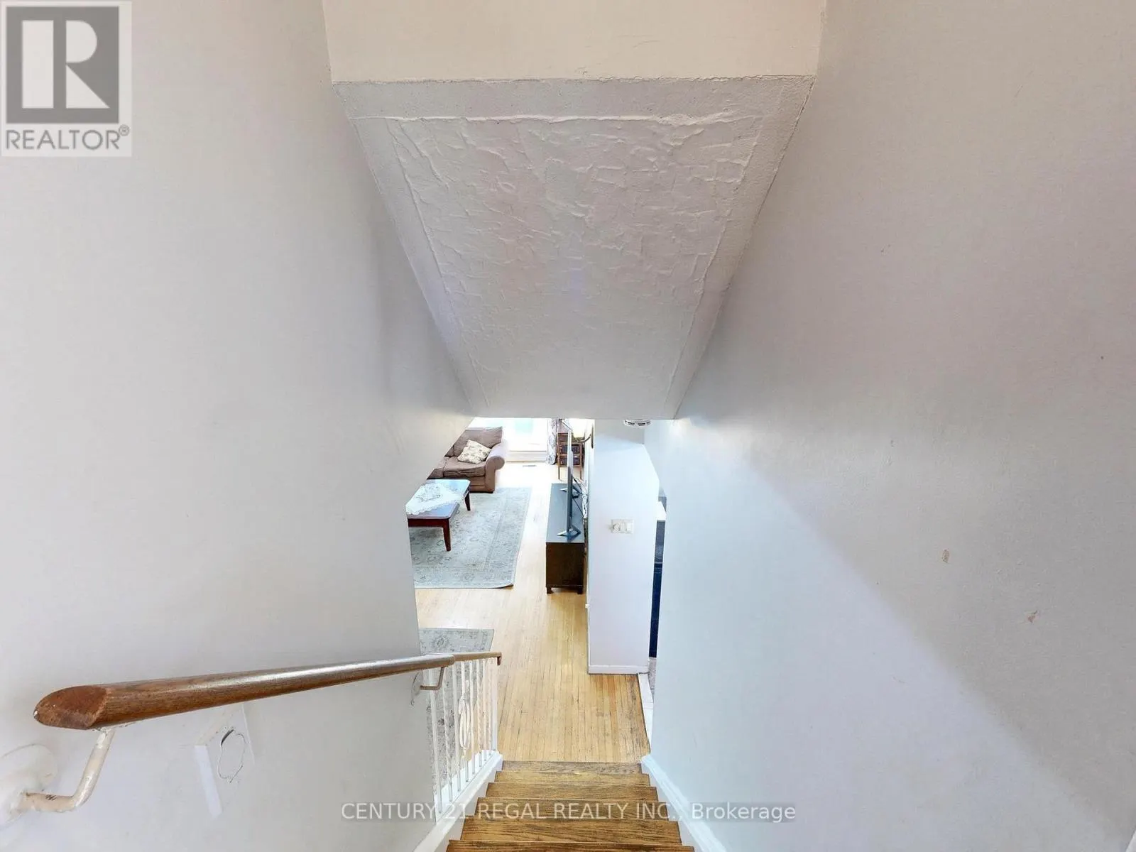 94 BILLINGTON CRESCENT