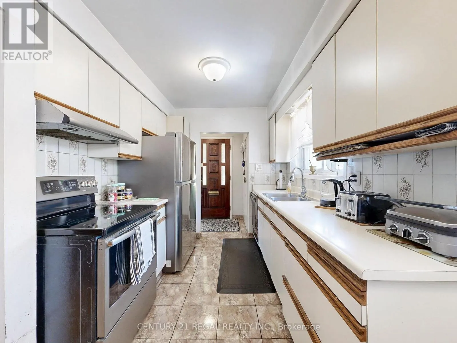 94 BILLINGTON CRESCENT