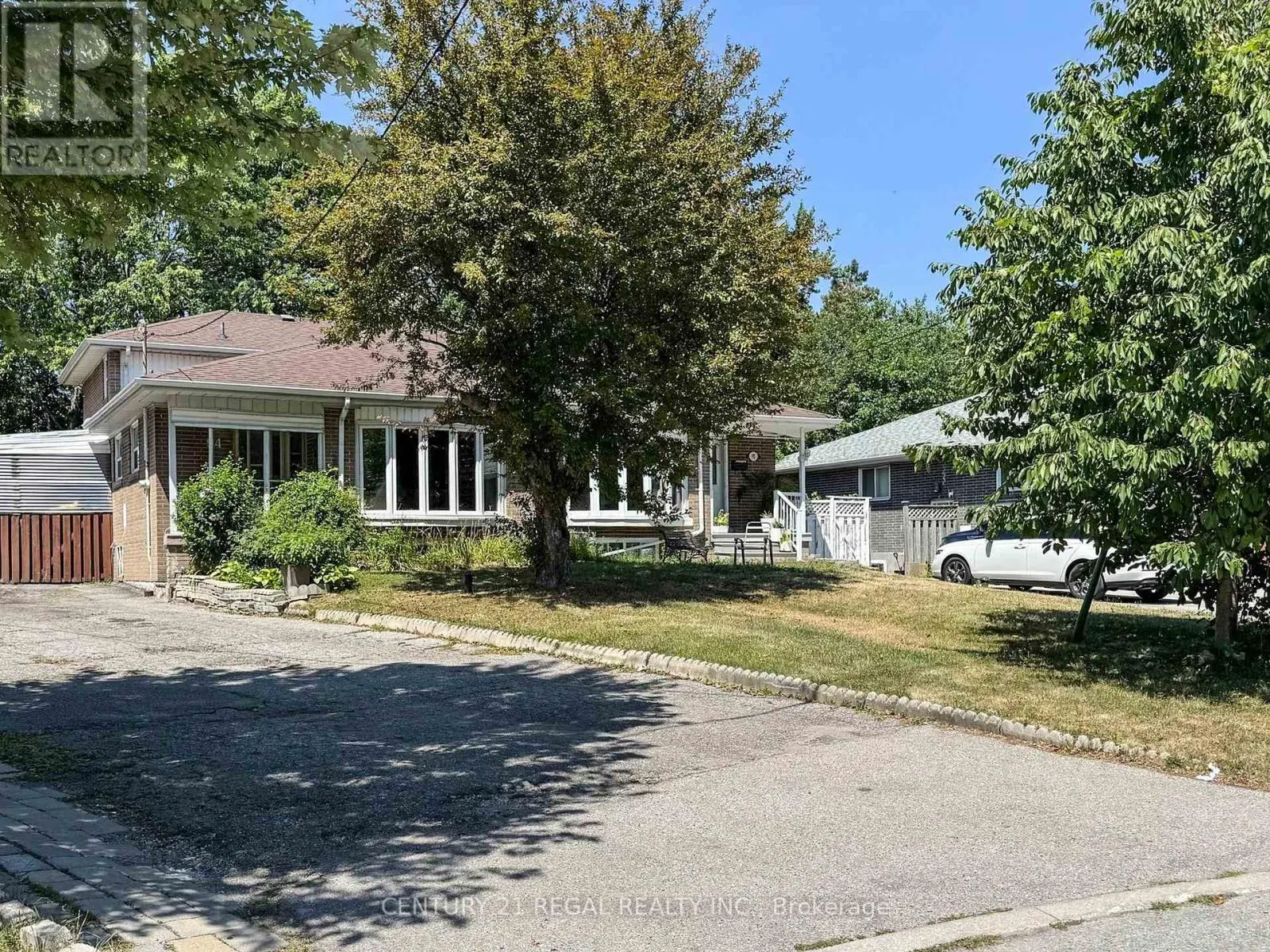 94 BILLINGTON CRESCENT