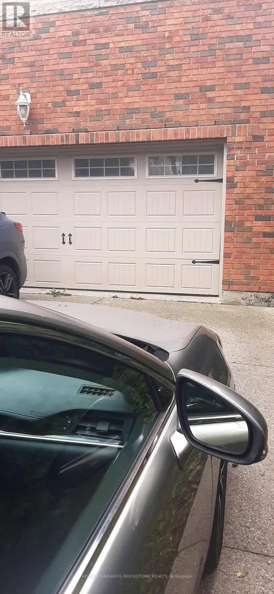 UNIT B - 5 FINCHURST DRIVE