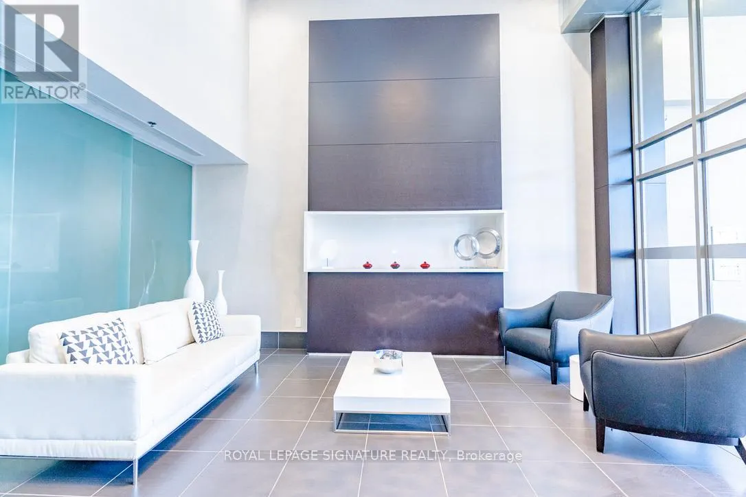 728 - 120 DALLIMORE CIRCLE