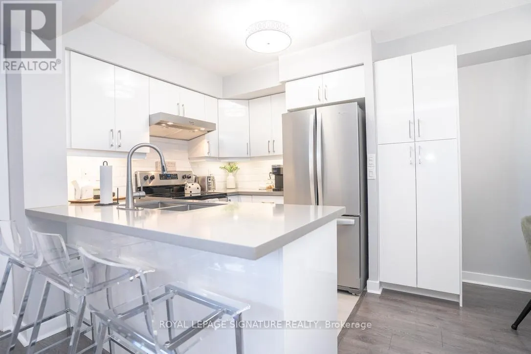728 - 120 DALLIMORE CIRCLE