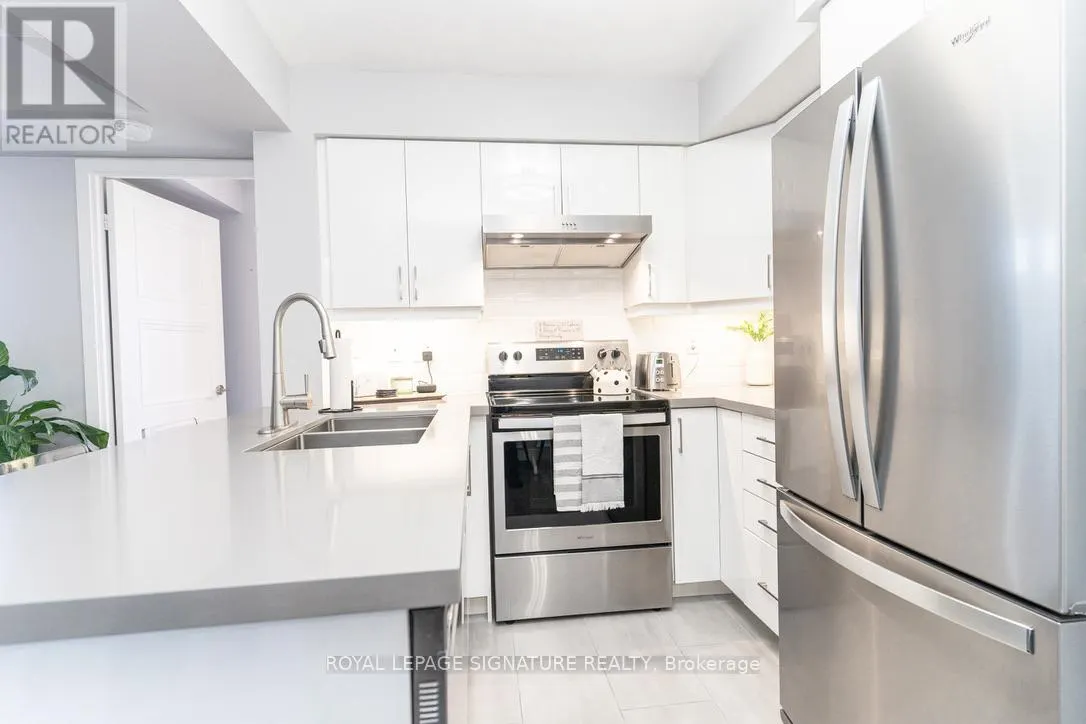 728 - 120 DALLIMORE CIRCLE