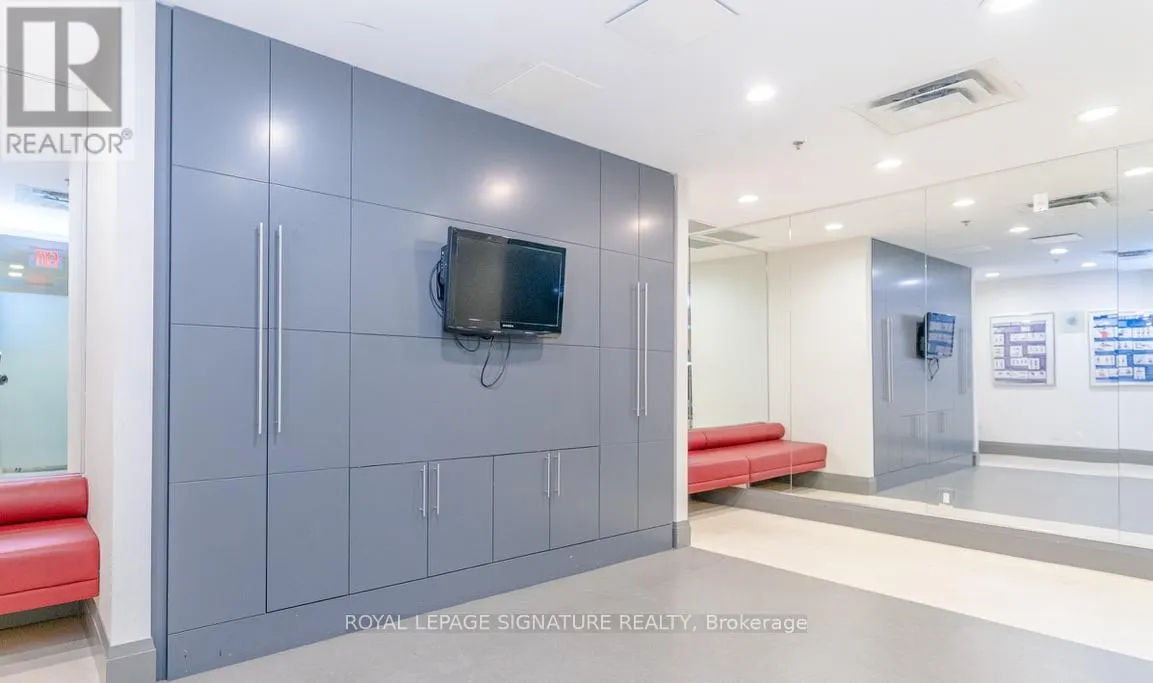 728 - 120 DALLIMORE CIRCLE