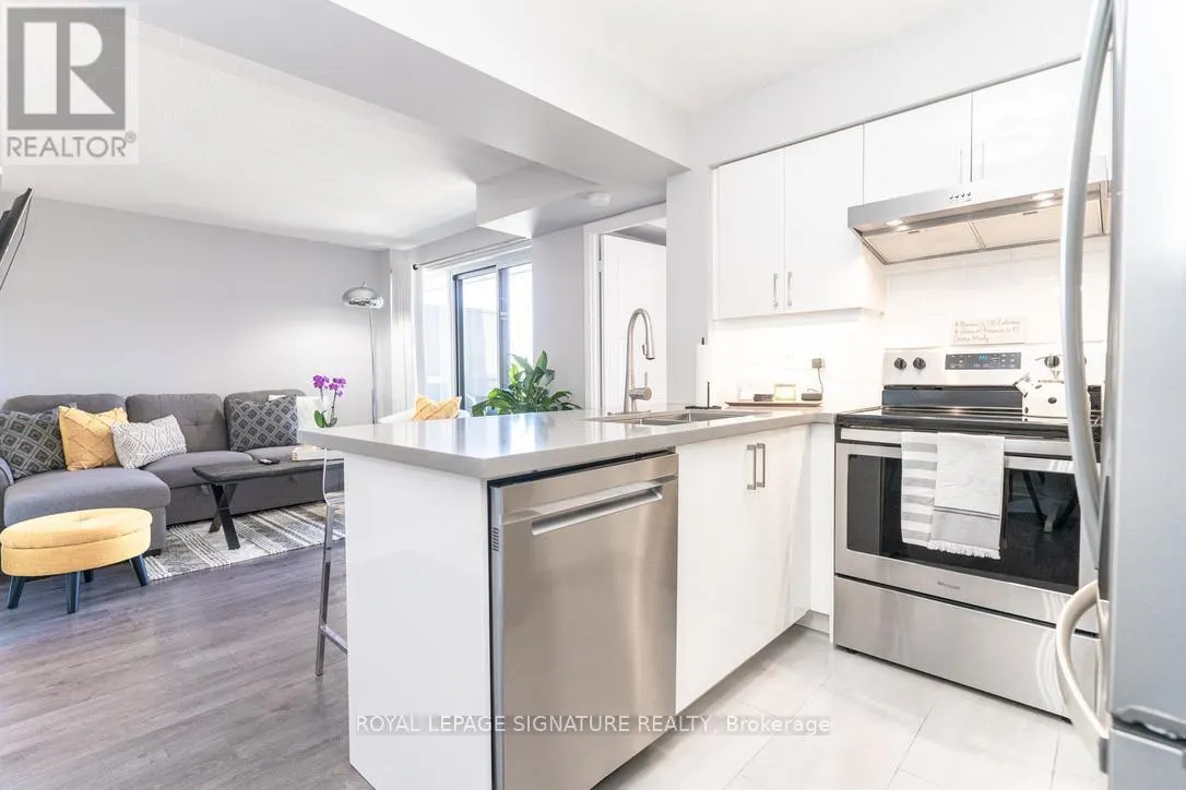 728 - 120 DALLIMORE CIRCLE