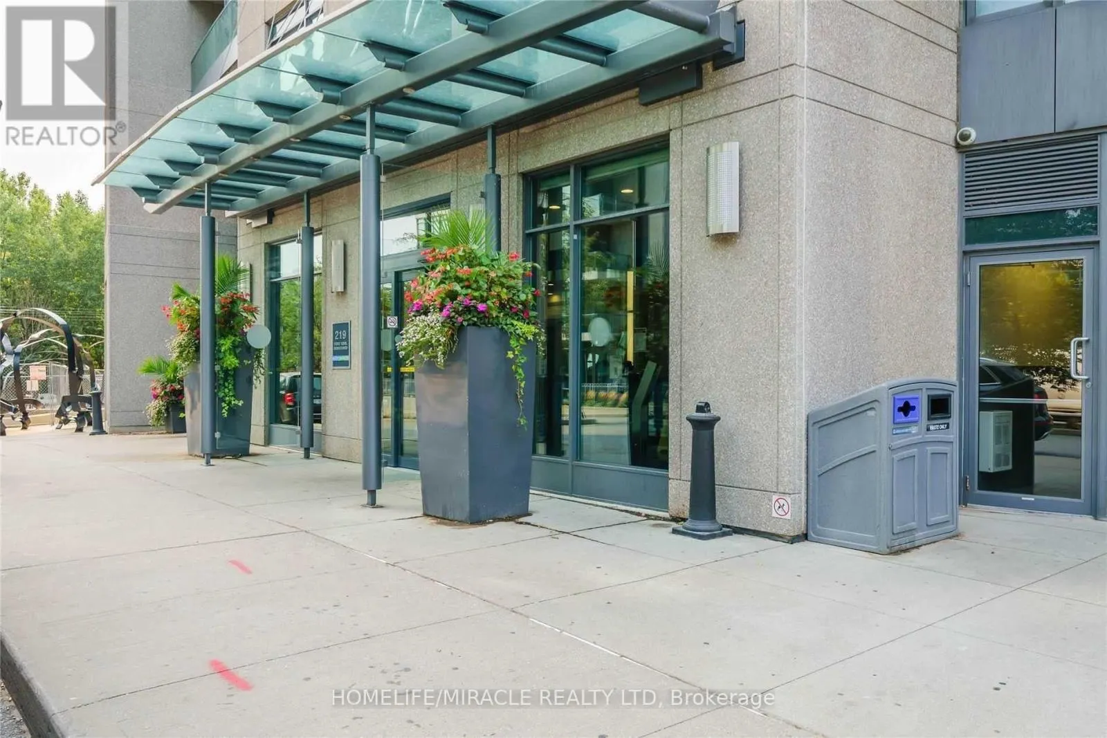 203 - 219 FORT YORK BOULEVARD