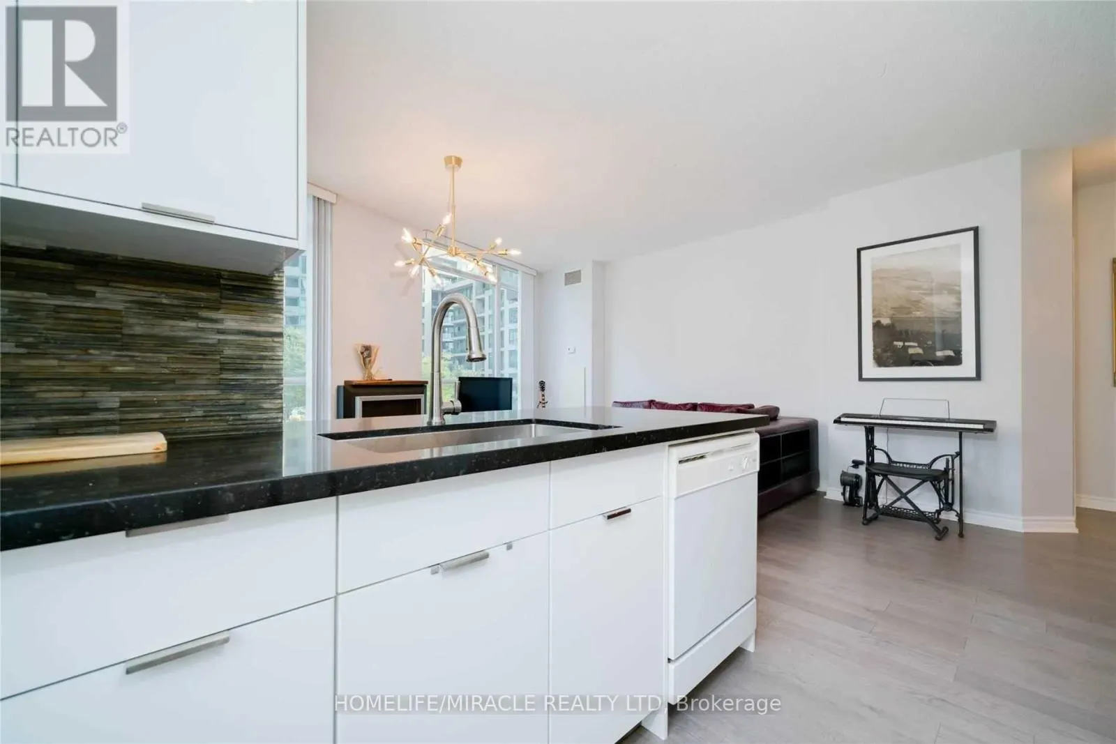 203 - 219 FORT YORK BOULEVARD