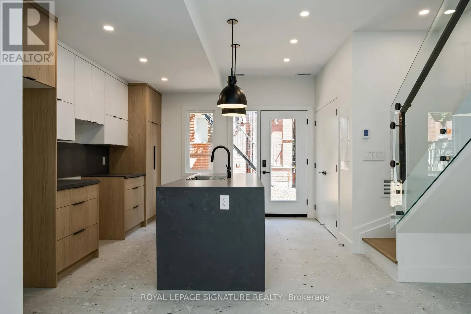 LANEWAY - 308 ST GEORGE STREET