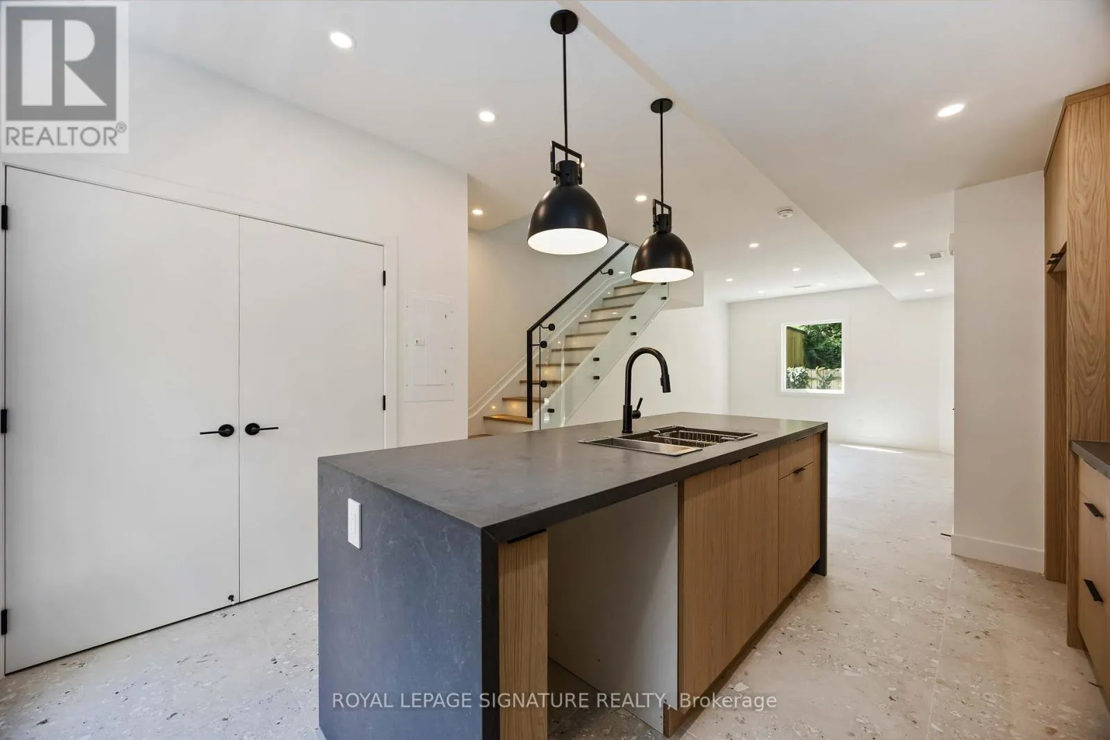 LANEWAY - 308 ST GEORGE STREET