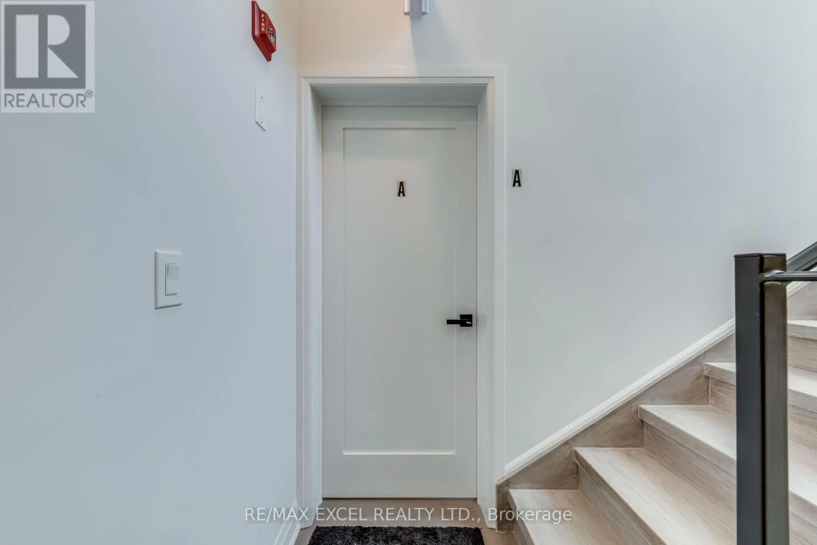 UNIT A - 923 COLLEGE STREET