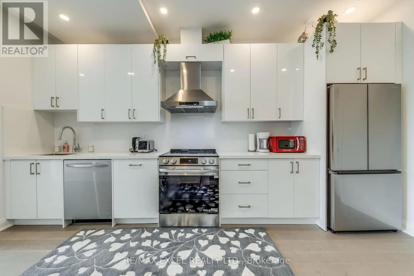 UNIT A - 923 COLLEGE STREET