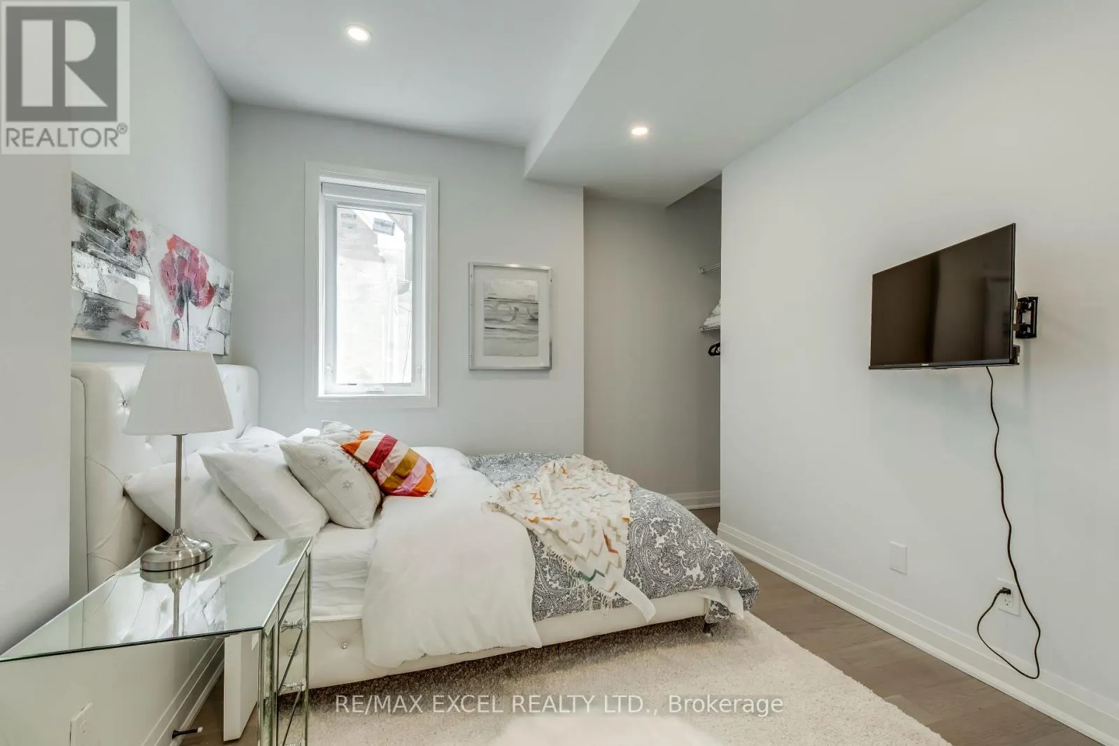 UNIT A - 923 COLLEGE STREET
