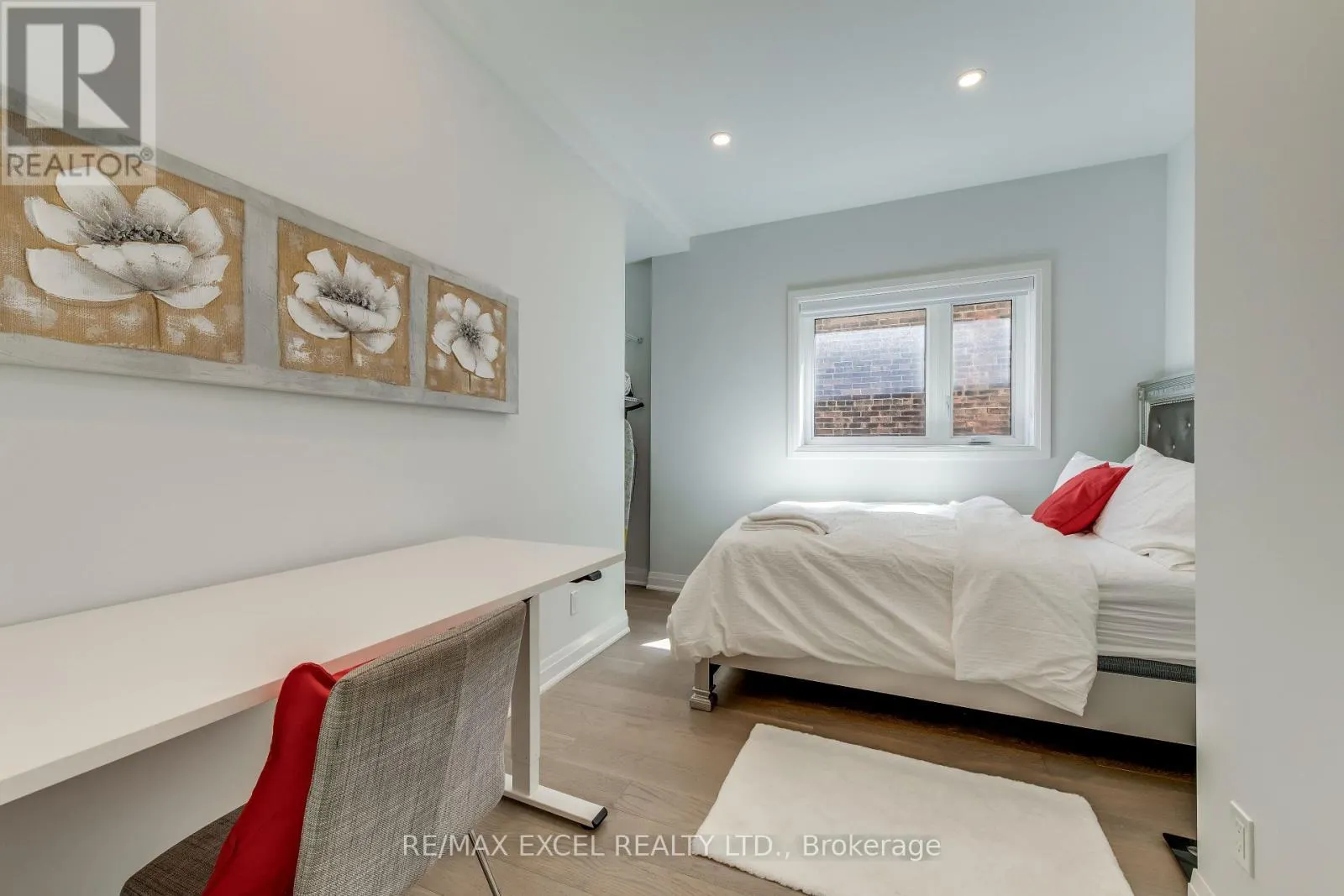 UNIT B - 923 COLLEGE STREET