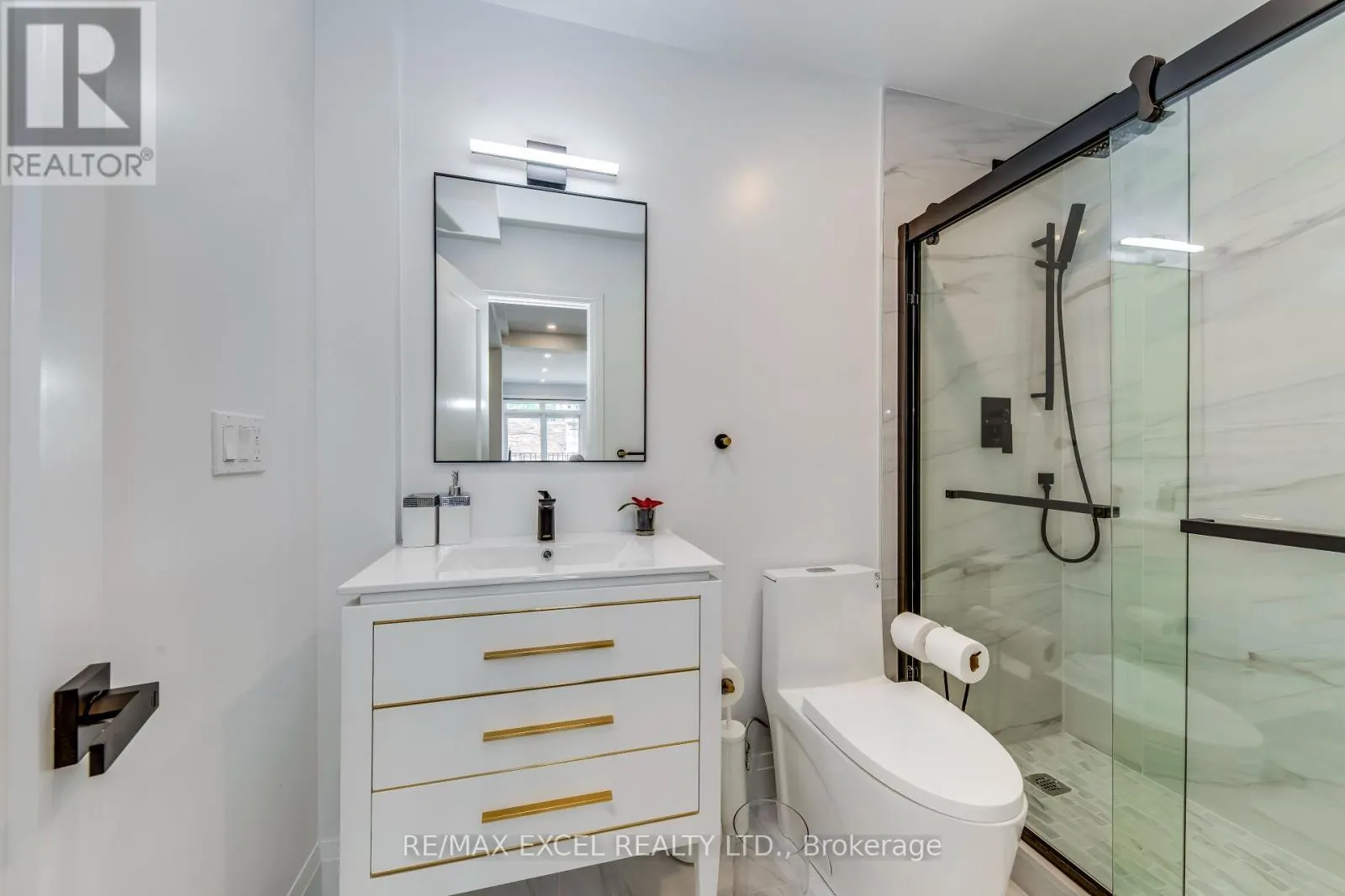 UNIT B - 923 COLLEGE STREET
