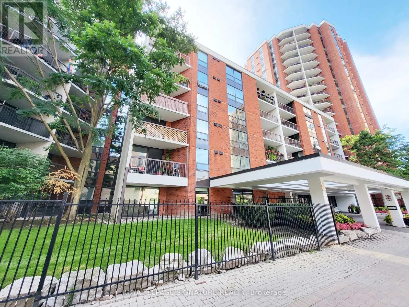 205 - 77 MAITLAND PLACE