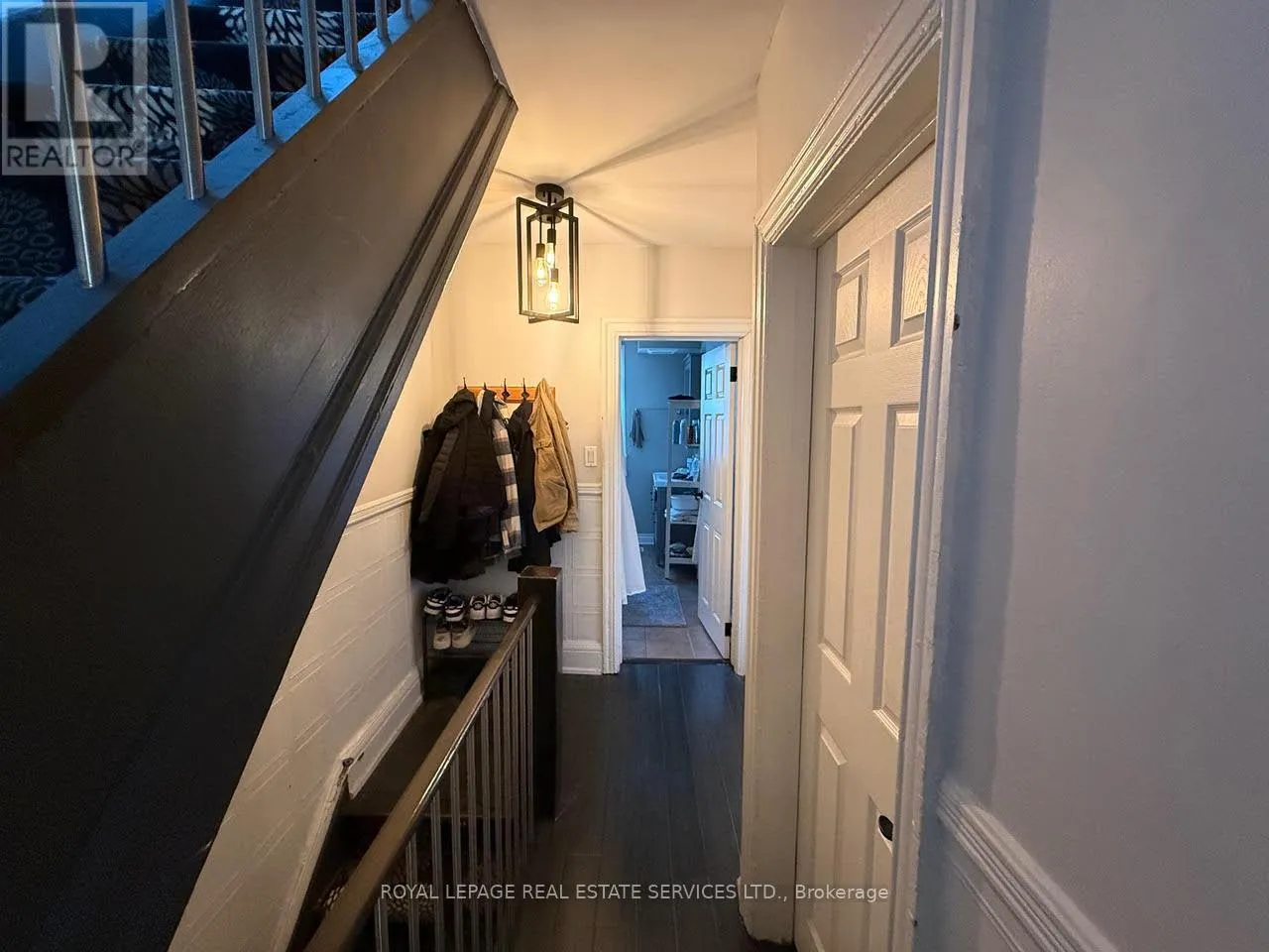 2ND FL - 263 GRACE STREET