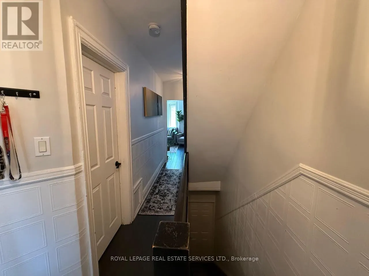 2ND FL - 263 GRACE STREET