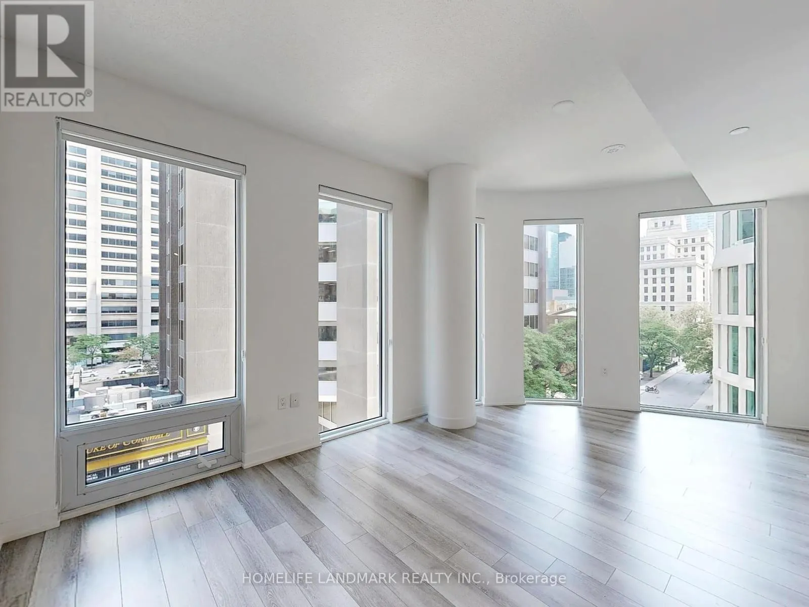 403 - 238 SIMCOE STREET