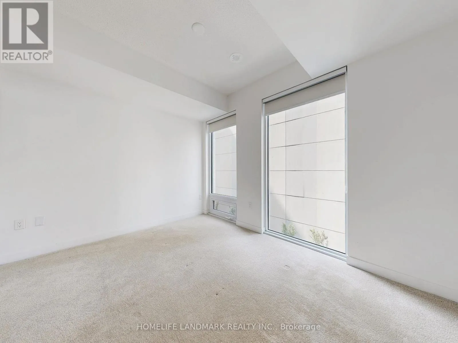 403 - 238 SIMCOE STREET