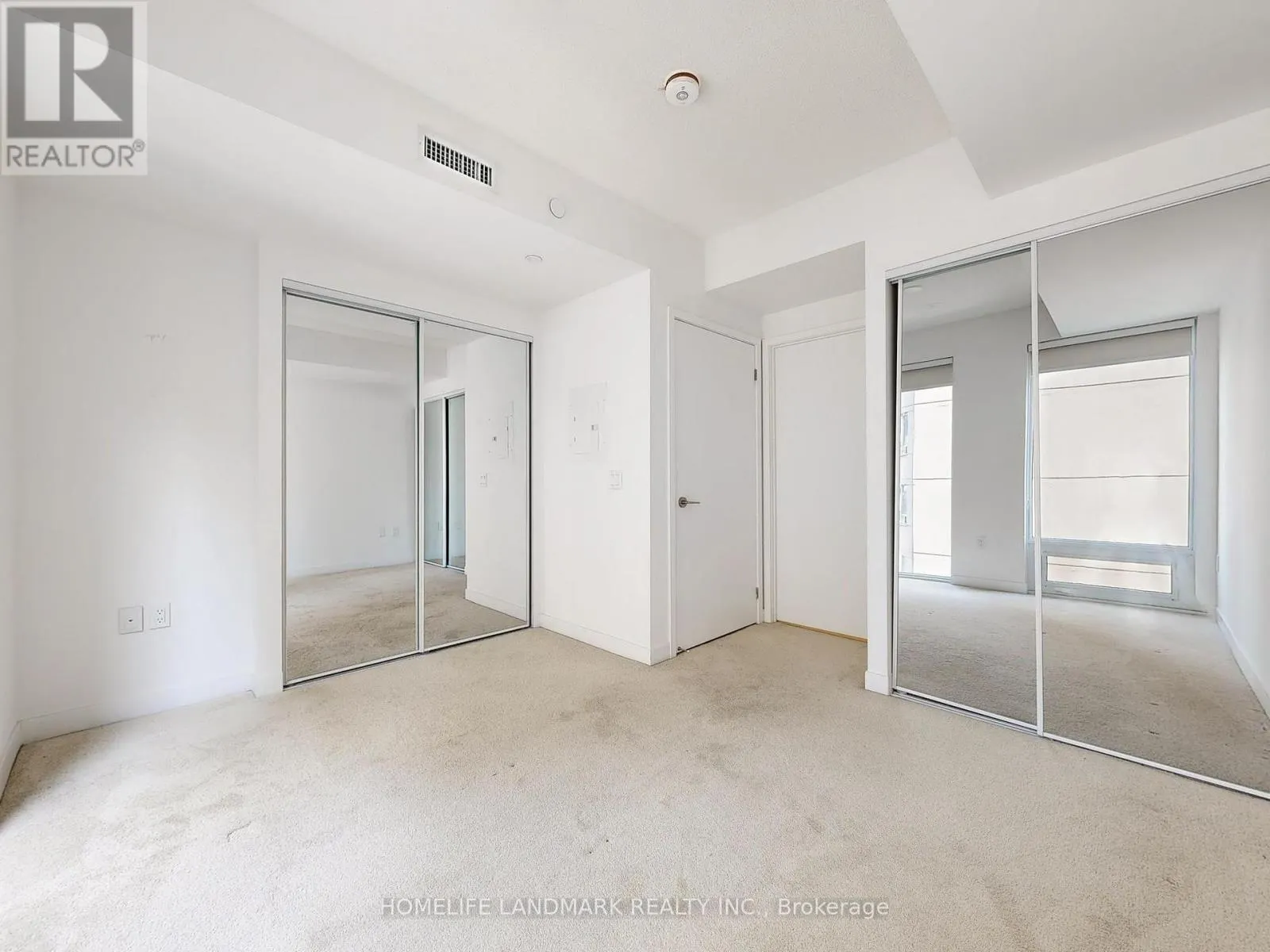 403 - 238 SIMCOE STREET